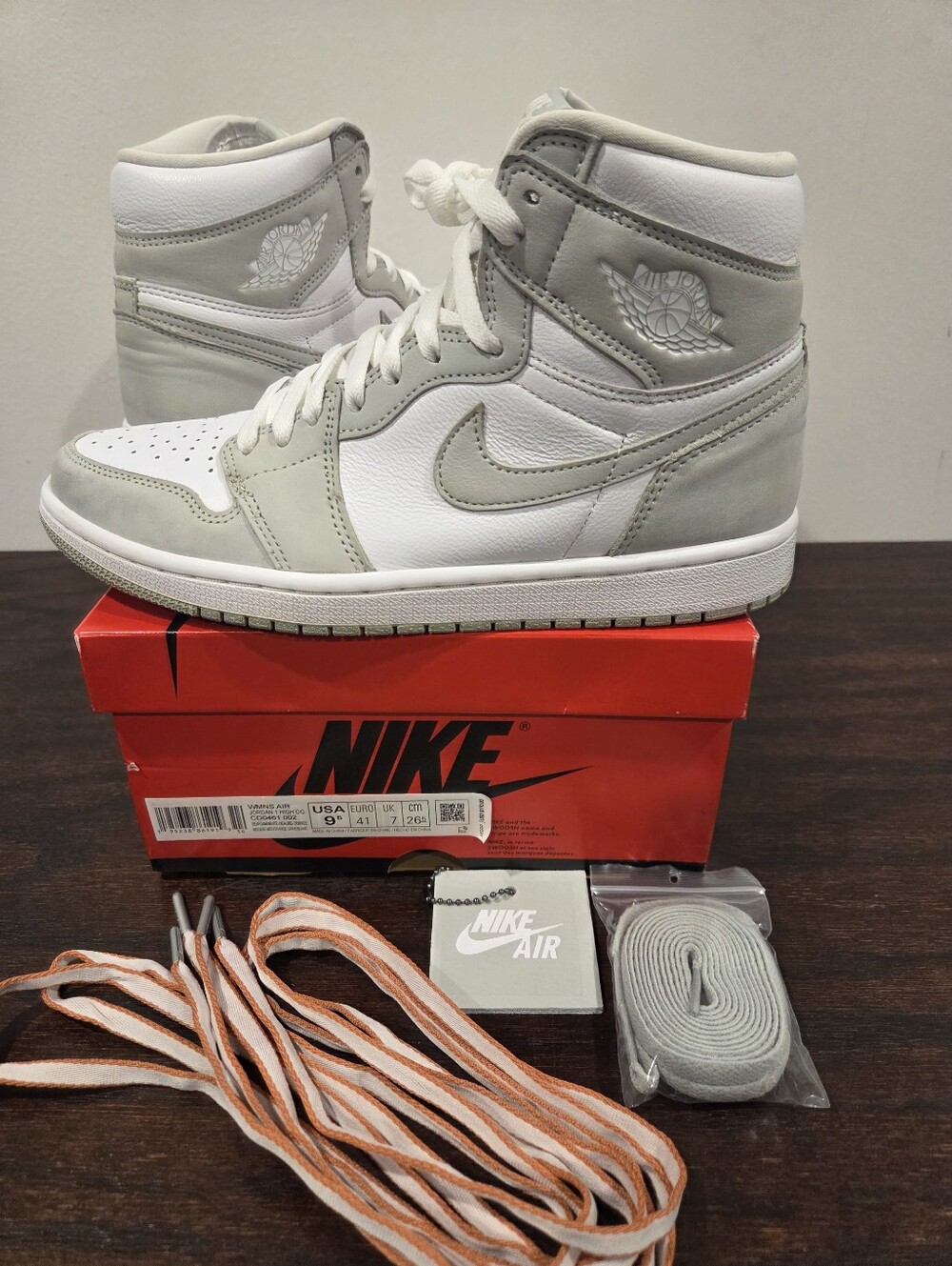 Nike Air Jordan 1 Retro High OG 'Seafoam' Women's Size 9.5